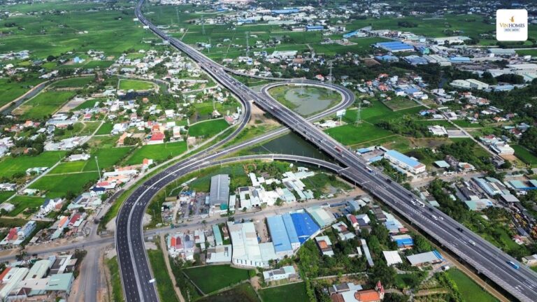 Vinhomes Hóc Môn: Không Gian Sống Lý Tưởng Cho Cha Mẹ?